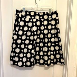 Black and White Polka Dot Skirt with Pockets, Size 18